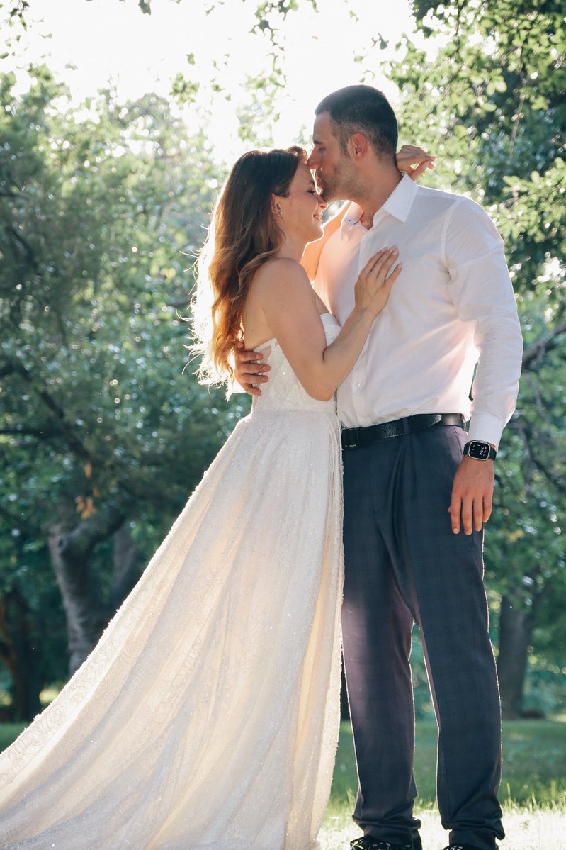 Outdoor elopement celebration in Austin