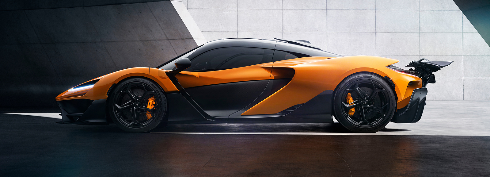 The new McLaren W1 is the ground-breaking successor to two of the greatest supercars ever – the McLaren F1 and McLaren P1TM – and elevates the McLaren ‘1’ car lineage to new heights in every aspect of performance.