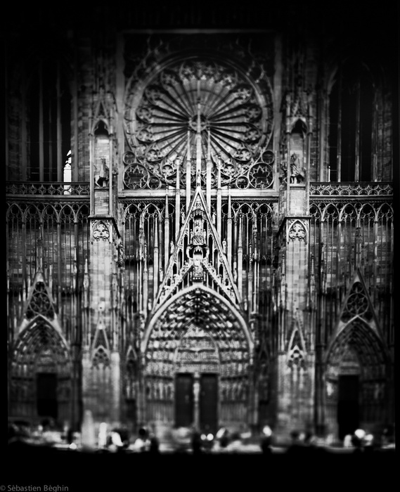 la façade de la cathédrale de Strasbourg prise à la chambre photo par Sébastien Béghin
