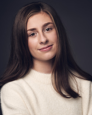 Corporate Headshot of a young woman