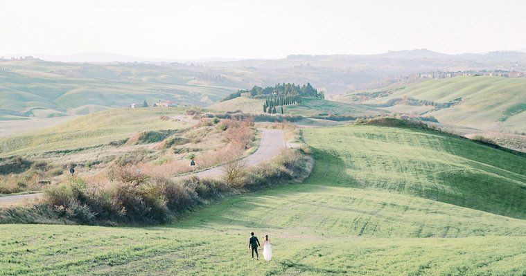 Prewedding in Tuscany in Val D'orcia