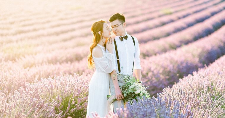 Prewedding in Provence in a Lavender fields