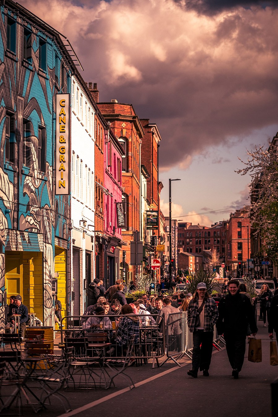 placemaking photography. manchester. norther quarter. architecture. graffiti. street art, shoppers