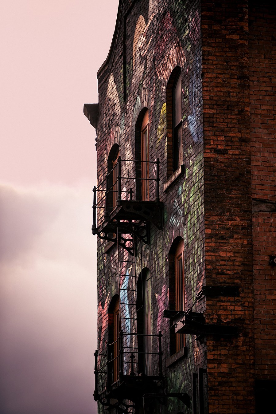 placemaking photography. manchester. norther quarter. architecture. graffiti. street art