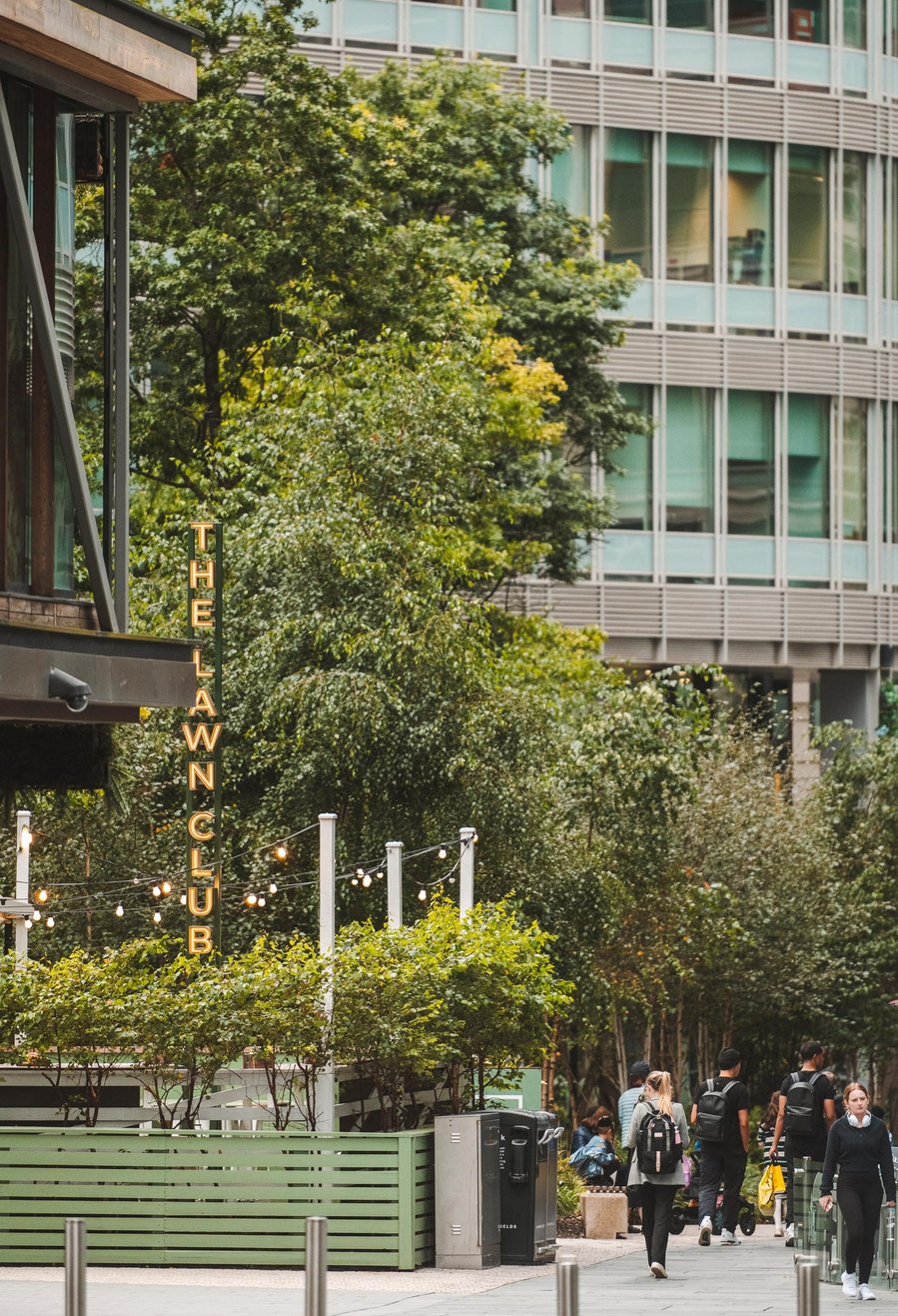 URBAN LIFESTYLE AND LOCAL AREA PHOTOGRAPHY OF SPINNINGFIELDS, MANCHESTER