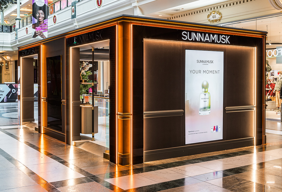 high end fragrance kiosk in situ in manchester Trafford Centre 