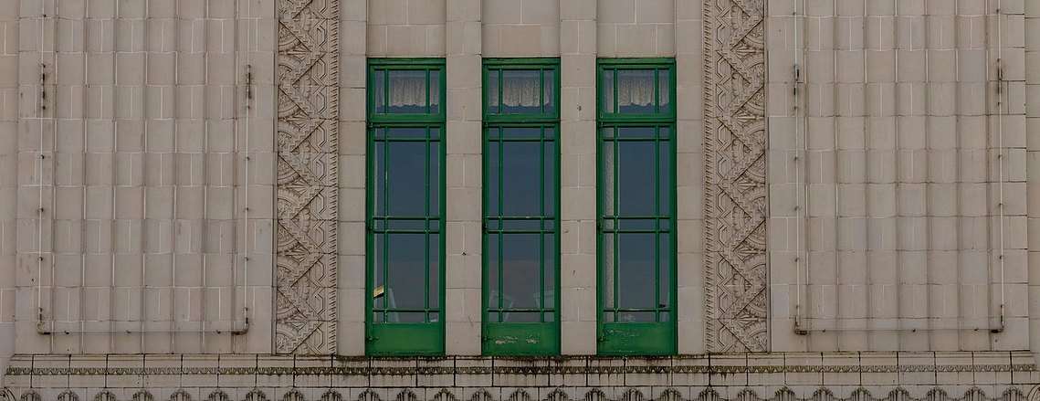 architecture and lifestyle photography, manchester street photography, architecture detail of deco building
