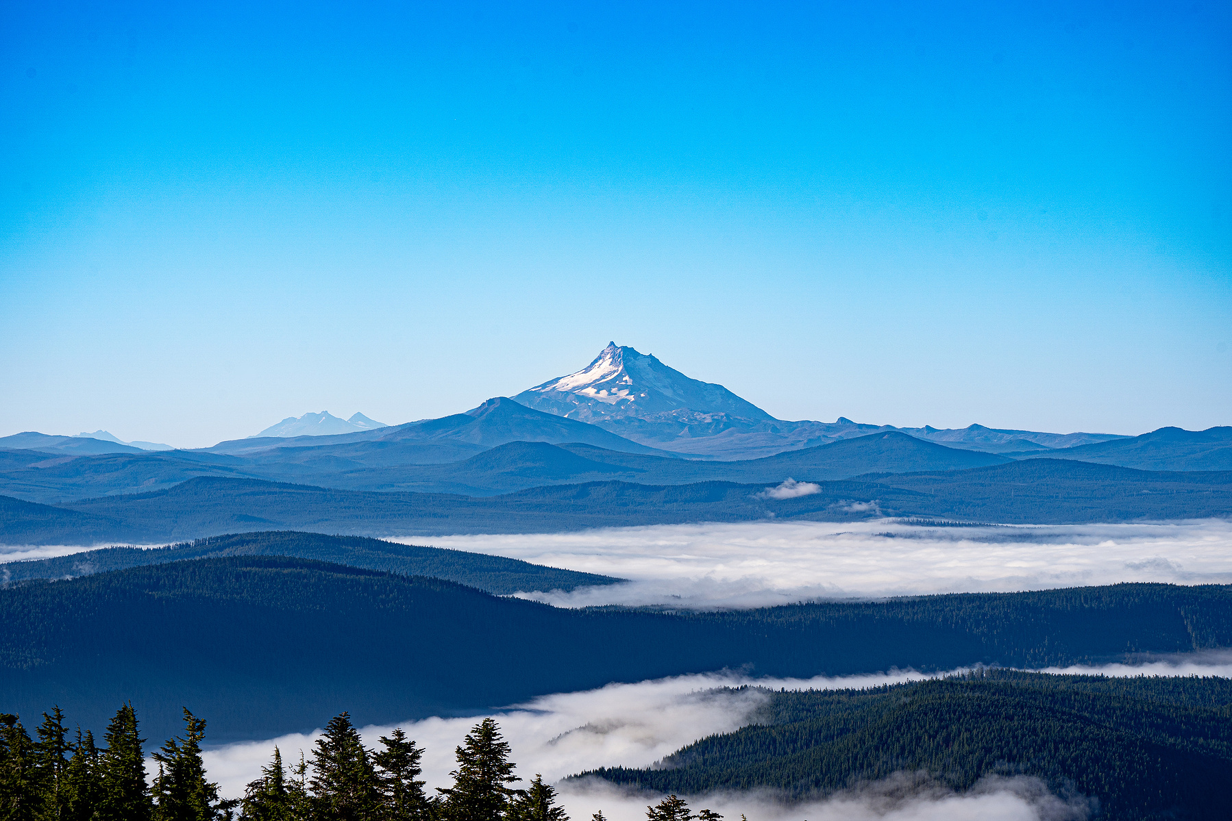 Mount Jefferson landscape photography | Bodie Shots | Bodie.co. View from Mount Hood. Timberline Lodge.