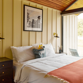 Places: Interior Luxury Hotel Cabin