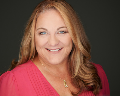 Business Owner Headshot
Photographer Headshot
Branding Headshot