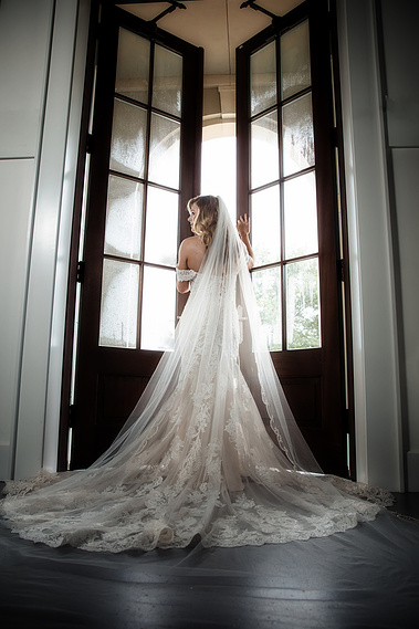 Bridal portrait, Walnut Grove in Lake Charles