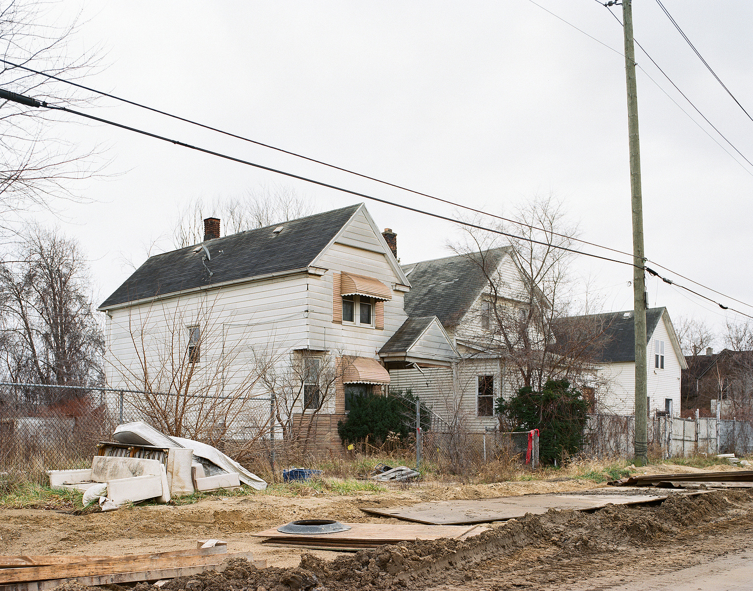 Delray homes waiting to be torn down for the bridge