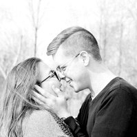 Black and white portrait of couple looking at each other, Emily VanderBeek Photography, Portrait and Family photography, Niagara Photographer, Champlain Photographer, Vaudreuil-Soulanges Photographer, candid photography, authentic photography.