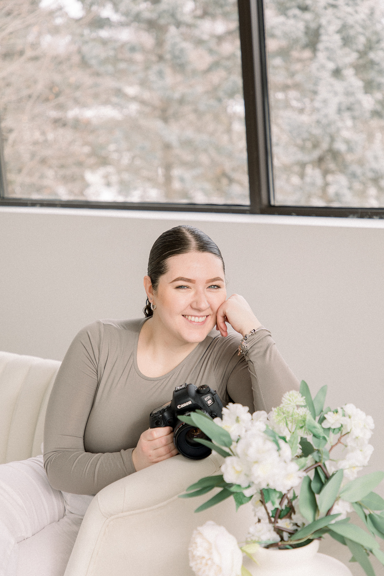 Portrait of young woman in studio, Ottawa Portrait Photography, Ottawa Family Photography, Niagara Portrait Photography, Emily VanderBeek Photography, Emily VanderBeek Photo. Candid Photography. Light & Airy Photography.