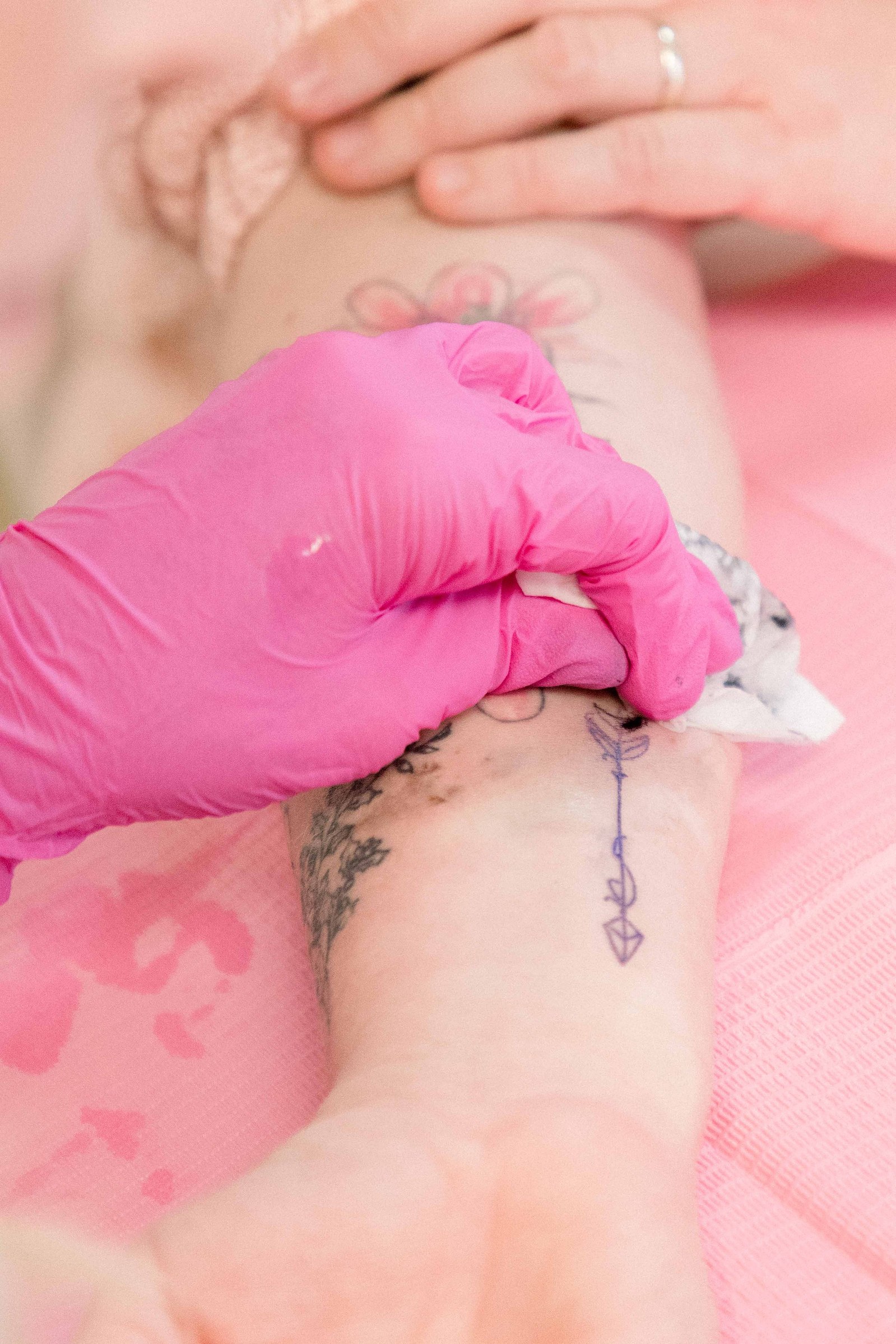 Business owner in a studio in Grimsby. Niagara Photographer. Tattoo Artist. Portrait Photography, Branding Photography, Light & Airy Photography. Emily VanderBeek Photography. Emily VanderBeek Photo.