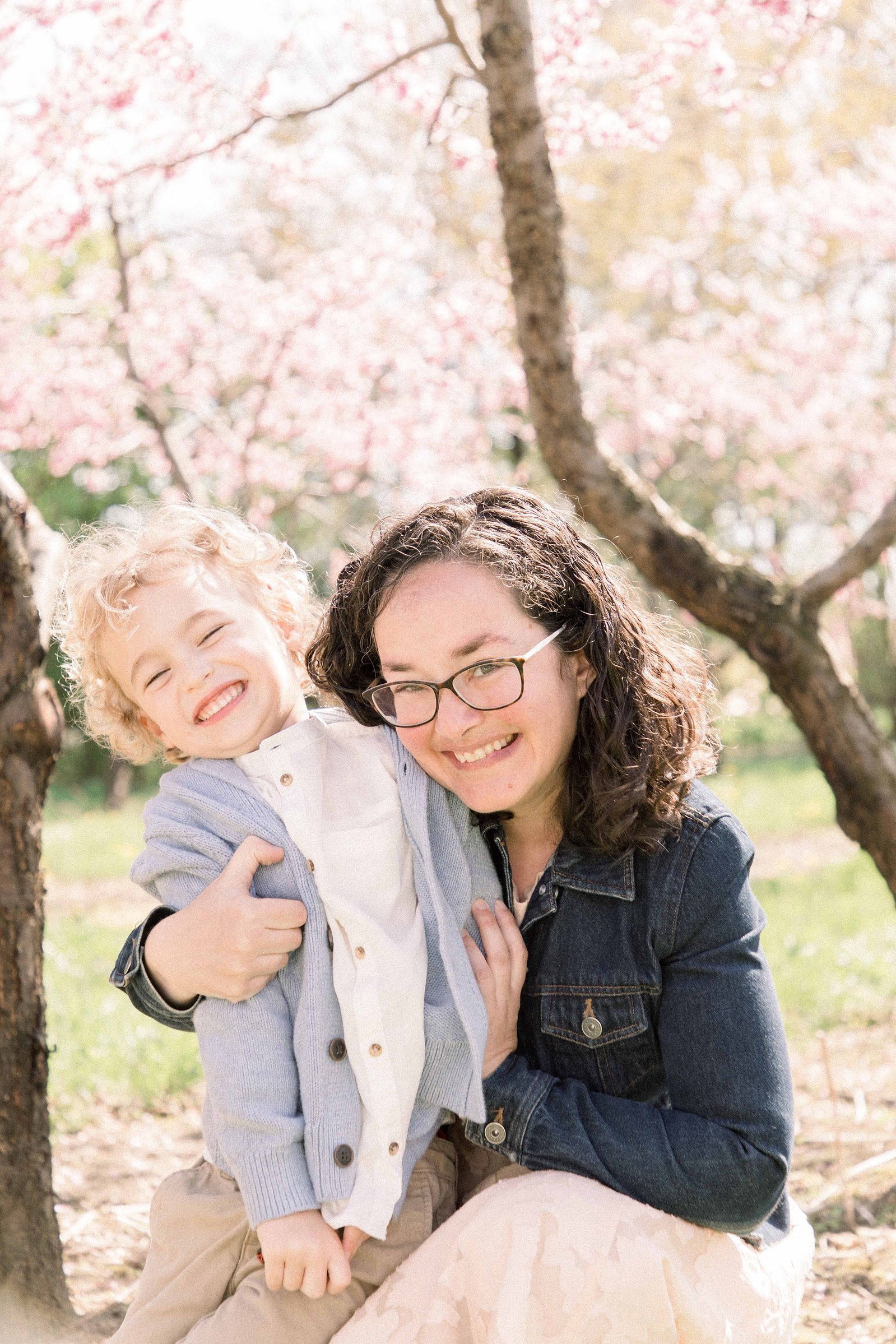 Extended family photo taken in an orchard. Spring Session. Family Photography. Niagara Family Photography, Niagara Portrait Photographer. Jordan, Ontario. Emily VanderBeek Photography.