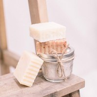 Detail shot of beauty products for a small business, branding, Emily VanderBeek Photography, Portrait and Family photography, Niagara Photographer, Champlain Photographer, Vaudreuil-Soulanges Photographer, candid photography, authentic photography.
