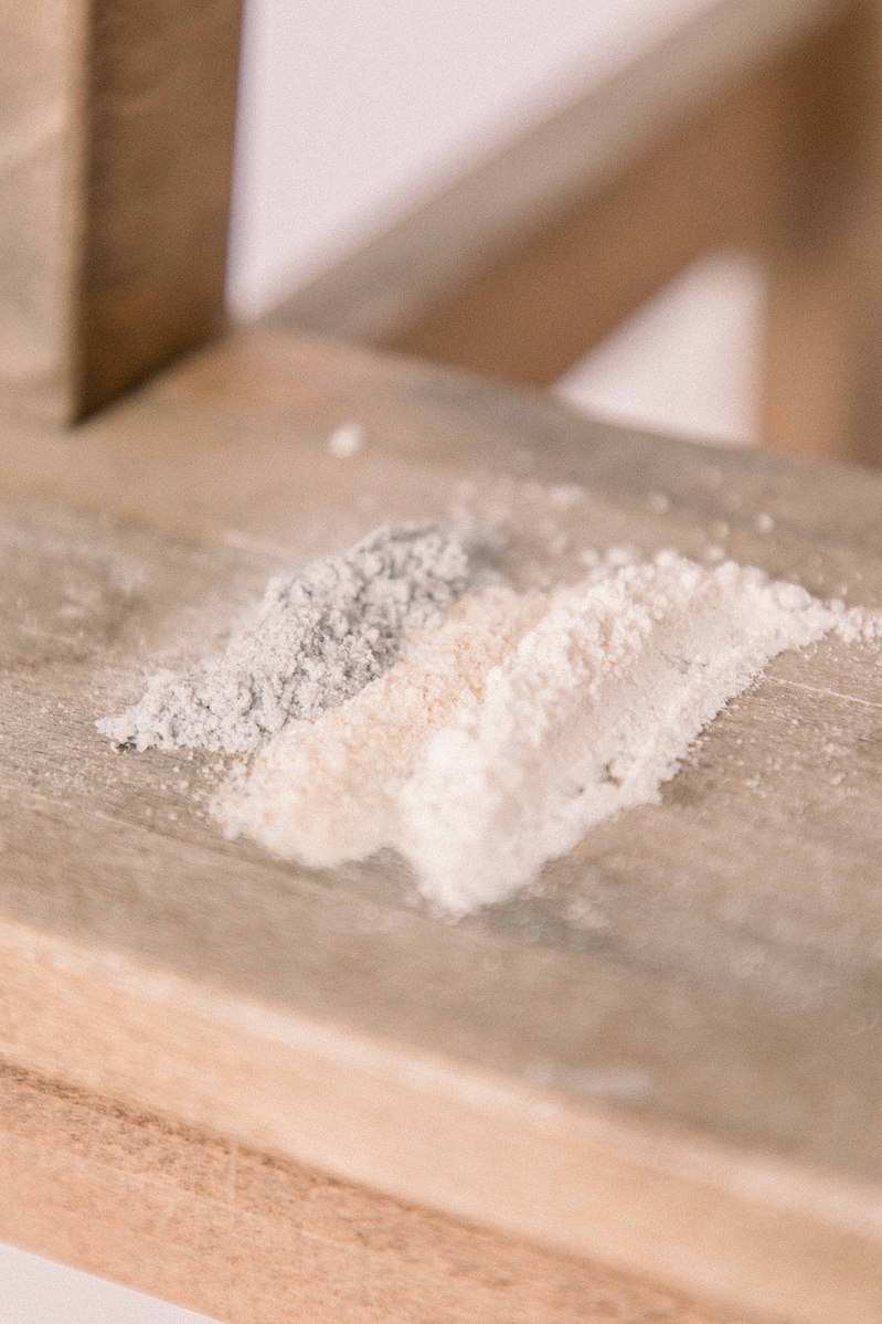 Detail shot of beauty powdered products for a small business, Emily VanderBeek Photography, Portrait and Family photography, Niagara Photographer, Champlain Photographer, Vaudreuil-Soulanges Photographer, candid photography, authentic photography.