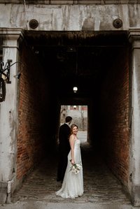 Montreal Covid wedding, Montreal wedding Photographer, Montreal wedding photo, Old Montreal wedding portraits, Jonathan Lazare Notary wedding, love conquers all