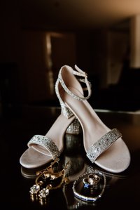 Corinne and Maxime's wedding; John KOO Photography; Les Enfants Terribles MTL wedding; Montreal Jewish wedding photographer; Montreal wedding Photographer; Old Montreal wedding portraits; Square Victoria wedding photos