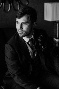 Corinne and Maxime's wedding; John KOO Photography; Les Enfants Terribles MTL wedding; Montreal Jewish wedding photographer; Montreal wedding Photographer; Old Montreal wedding portraits; Square Victoria wedding photos