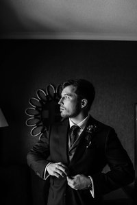 Corinne and Maxime's wedding; John KOO Photography; Les Enfants Terribles MTL wedding; Montreal Jewish wedding photographer; Montreal wedding Photographer; Old Montreal wedding portraits; Square Victoria wedding photos