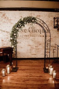 Montreal wedding photographer, L'Auberge Saint-Gabriel wedding, Le Coeur Bohème wedding planner, Montreal elopement photographer, Montreal engagement photographer