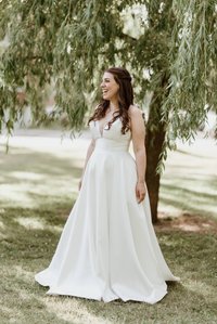 Danielle and Andrew's wedding; First look; John KOO Photography; Ketubah signing; Montreal Jewish wedding; Montreal Jewish wedding photographer; Shaare Zion Congregation; Table 51 restaurant MTL