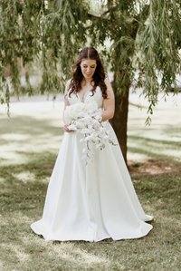 Danielle and Andrew's wedding; First look; John KOO Photography; Ketubah signing; Montreal Jewish wedding; Montreal Jewish wedding photographer; Shaare Zion Congregation; Table 51 restaurant MTL