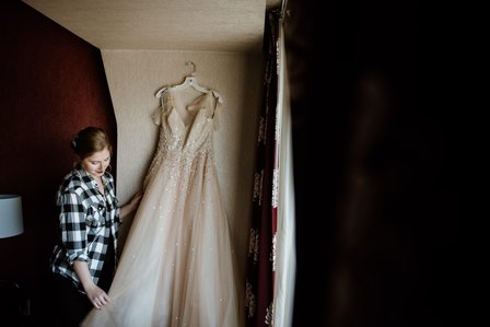 Corinne and Maxime's wedding; John KOO Photography; Les Enfants Terribles MTL wedding; Montreal Jewish wedding photographer; Montreal wedding Photographer; Old Montreal wedding portraits; Square Victoria wedding photos