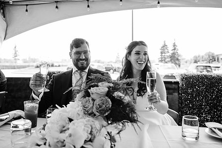 Danielle and Andrew's wedding; First look; John KOO Photography; Ketubah signing; Montreal Jewish wedding; Montreal Jewish wedding photographer; Shaare Zion Congregation; Table 51 restaurant MTL