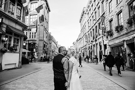 Chateau Ramezay wedding venue photo Montreal, Courtyard wedding. Montreal wedding photographer, Melanie and Robert's Montreal elopement photographer. Melanie and Robert's Montreal wedding, Montreal Wedding Photography.