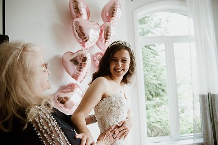 Montreal wedding photographer; John KOO Photography; Lubov and Jonathan's wedding; Montreal wedding photo; Prima Luna restaurant reception hall; St. Rose of Lima church Laval; wedding photography; Église Sainte-Rose-de-Lima Laval
