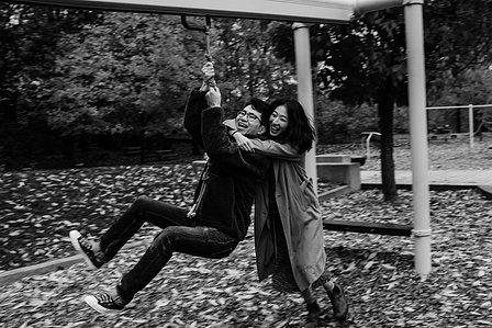 Beaver Lake Montreal portrait session; Beaver Lake pre-wedding photography; Engagement photo in Montreal; F & T's Montreal engagement photographer; John KOO Photography; engagement portraits MTL photography