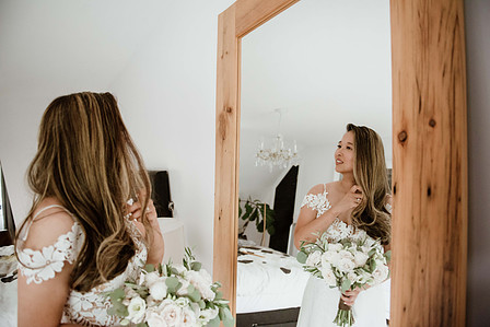 Montreal wedding Photographer; Montreal wedding photo; Carrie Ma officiant; Charlotte Flannery MUA hair stylist; FSEV wedding officiant; Jamie and Newton's wedding; John KOO Photography; Kristina Chan desserts; Longueuil wedding; Oxide design florist