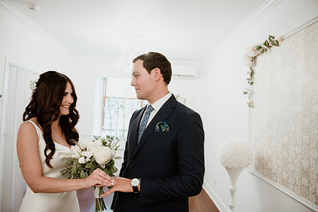 Montreal wedding photographer, Montreal elopement photographer, Notary Mona Salehi Notaire wedding mariage, Covid wedding, Old Montreal wedding photos