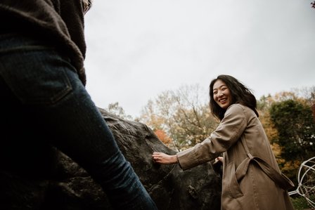 Beaver Lake Montreal portrait session; Beaver Lake pre-wedding photography; Engagement photo in Montreal; F & T's Montreal engagement photographer; John KOO Photography; engagement portraits MTL photography