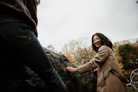 Beaver Lake Montreal portrait session; Beaver Lake pre-wedding photography; Engagement photo in Montreal; F & T's Montreal engagement photographer; John KOO Photography; engagement portraits MTL photography