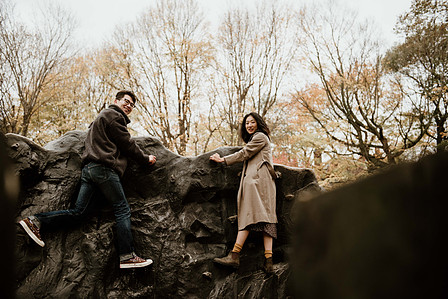 Beaver Lake Montreal portrait session; Beaver Lake pre-wedding photography; Engagement photo in Montreal; F & T's Montreal engagement photographer; John KOO Photography; engagement portraits MTL photography