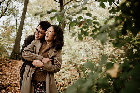 Beaver Lake Montreal portrait session; Beaver Lake pre-wedding photography; Engagement photo in Montreal; F & T's Montreal engagement photographer; John KOO Photography; engagement portraits MTL photography