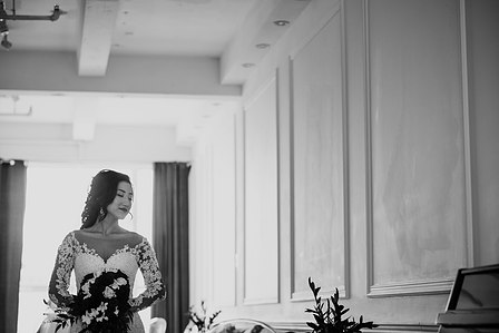 montreal wedding photo, Montreal wedding photographer, Montreal engagement photography, photographe mariage Montreal, St. George Angelican church, Auberge Vieux Port reception hall Montreal