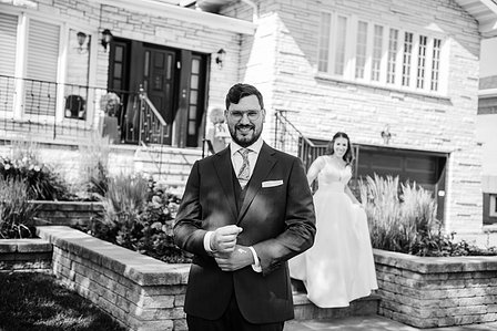 Danielle and Andrew's wedding; First look; John KOO Photography; Ketubah signing; Montreal Jewish wedding; Montreal Jewish wedding photographer; Shaare Zion Congregation; Table 51 restaurant MTL