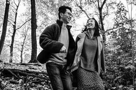 Beaver Lake Montreal portrait session; Beaver Lake pre-wedding photography; Engagement photo in Montreal; F & T's Montreal engagement photographer; John KOO Photography; engagement portraits MTL photography