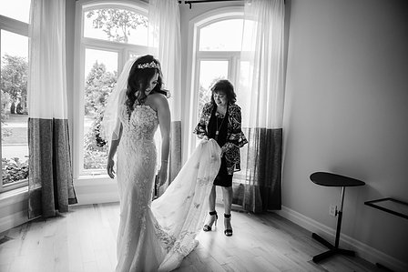 Montreal wedding photographer; John KOO Photography; Lubov and Jonathan's wedding; Montreal wedding photo; Prima Luna restaurant reception hall; St. Rose of Lima church Laval; wedding photography; Église Sainte-Rose-de-Lima Laval