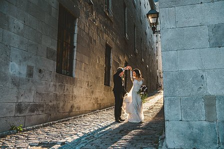 montreal wedding photo, Montreal wedding photographer, Montreal engagement photography, photographe mariage Montreal, St. George Angelican church, Auberge Vieux Port reception hall Montreal