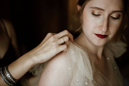 Corinne and Maxime's wedding; John KOO Photography; Les Enfants Terribles MTL wedding; Montreal Jewish wedding photographer; Montreal wedding Photographer; Old Montreal wedding portraits; Square Victoria wedding photos