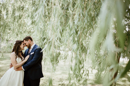 Danielle and Andrew's wedding; First look; John KOO Photography; Ketubah signing; Montreal Jewish wedding; Montreal Jewish wedding photographer; Shaare Zion Congregation; Table 51 restaurant MTL