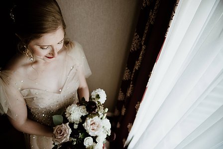 Corinne and Maxime's wedding; John KOO Photography; Les Enfants Terribles MTL wedding; Montreal Jewish wedding photographer; Montreal wedding Photographer; Old Montreal wedding portraits; Square Victoria wedding photos