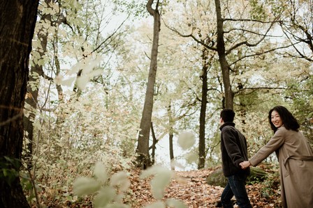 Beaver Lake Montreal portrait session; Beaver Lake pre-wedding photography; Engagement photo in Montreal; F & T's Montreal engagement photographer; John KOO Photography; engagement portraits MTL photography