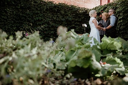 Chateau Ramezay wedding venue photo Montreal, Courtyard wedding. Montreal wedding photographer, Melanie and Robert's Montreal elopement photographer. Melanie and Robert's Montreal wedding, Montreal Wedding Photography.